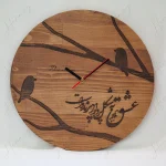 ساعت چوبی حگاکی شده